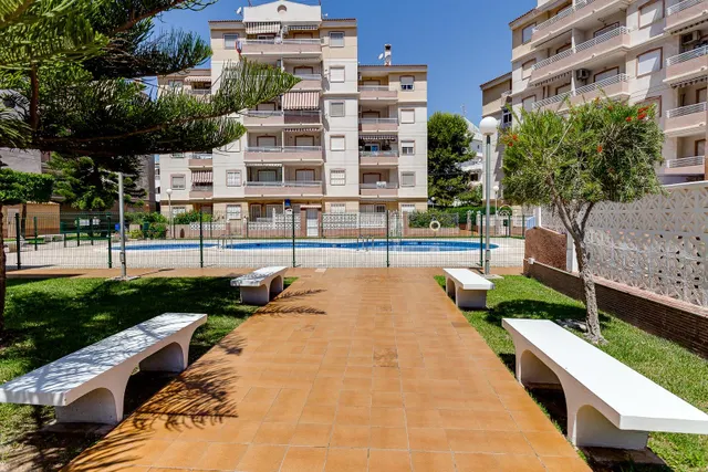 Apartamento de dos dormitorios en residencial con piscina comunitaria — 38