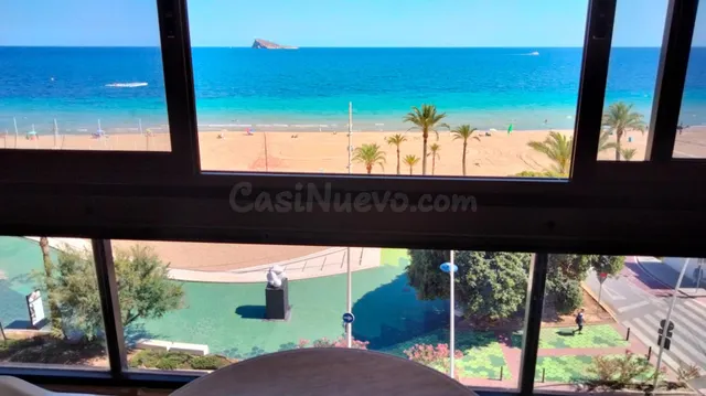 Apartamento de 1 dorm. con vistas al mar en primera línea de - foto 3
