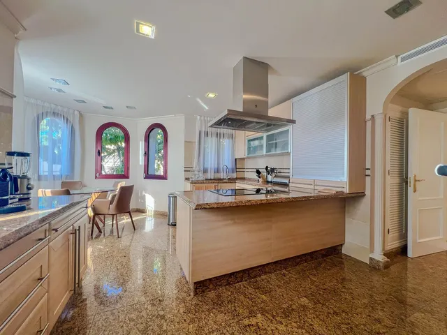 Chalet 5 habitaciones 650m² en venta - Centro — 35
