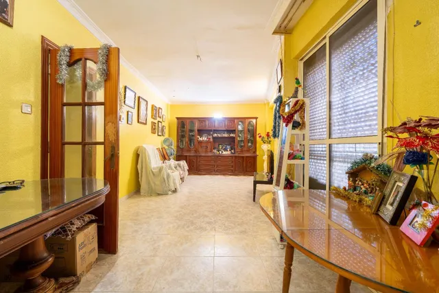 Vivienda en el centro de Almería para reformar. - foto 4