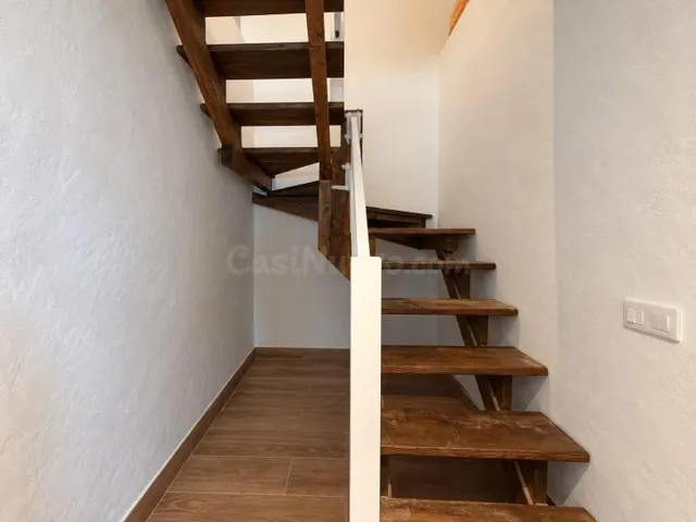 Casa para restaurar con terreno y hórreo-apartamento en A De - foto 4