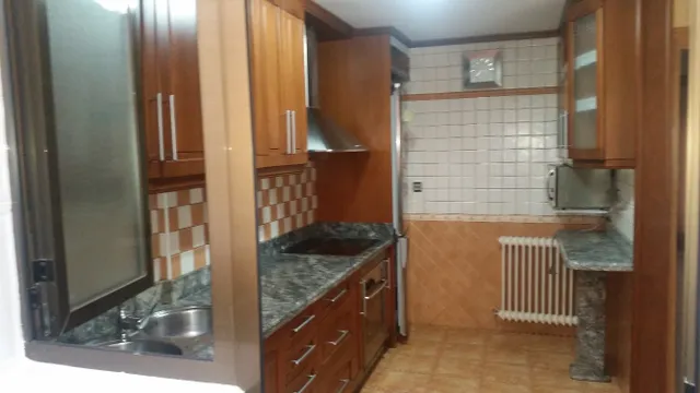 Vivienda de 120 metros más bar de 80 metros.
San Pedro. — 12