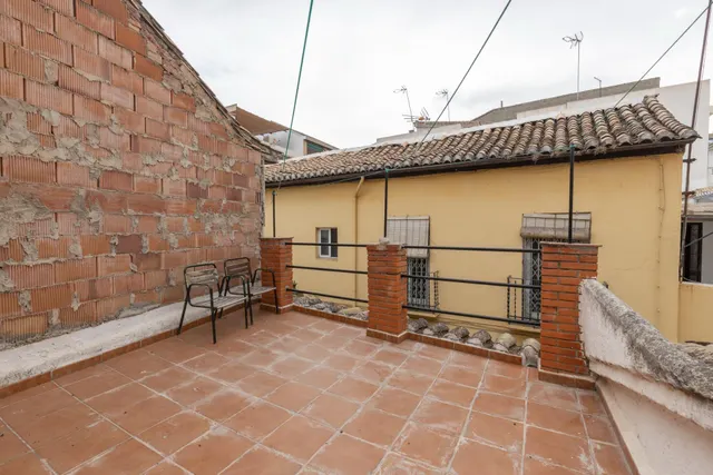 BONITA CASA PARA REFORMAR — 25