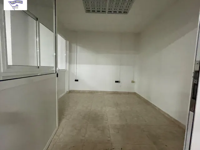 LOCAL CON VADO. 9 PLAZAS DE GARAJE. POSIBILIDAD DE T RASTEROS — 7