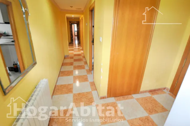 ¡PLAYA DE LA MALVARROSA! LUMINOSO, BONITO Y EXTERIOR CON BALCÓN — 29