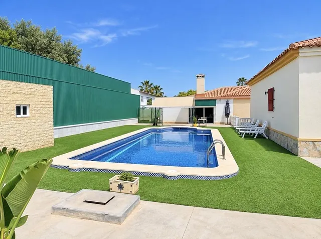 DOS CHALETS CON PISCINA, LA MATANZA, ORIHUELA — 9