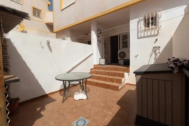 ADOSADO DE 3 DORMITORIOS Y 2 BAÑOS EN ORIHUELA COSTA — 15