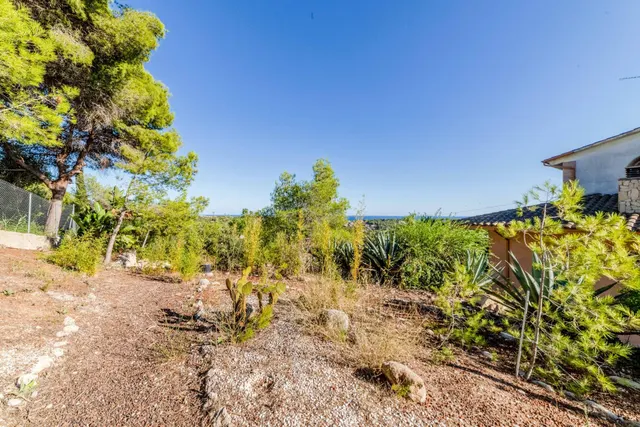 VILLA EN PLENA NATURALEZA EN CUBELLES — 44