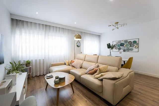 Dúplex de 3 dormitorios con terraza, garaje y trastero a poc - foto 2