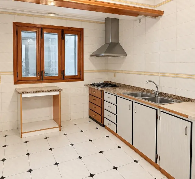 Piso amplio con terraza, tres balcones y posibilidad de dividir en dos viviendas en Manacor — 3