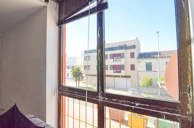 Urbis te ofrece un piso y estudio en venta en zona Salas Bajas, Salamanca. — 26