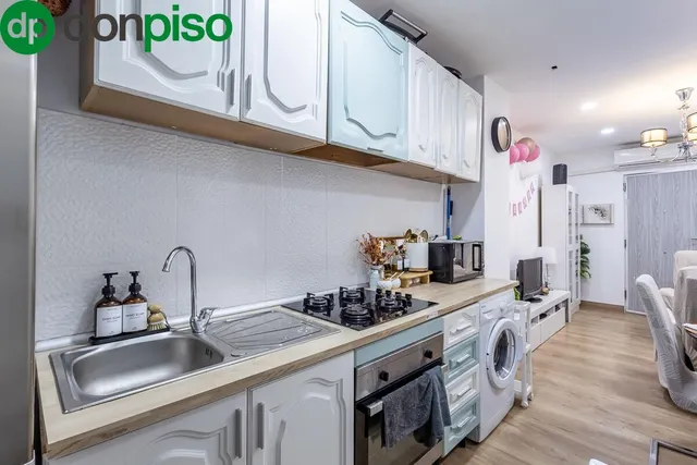Local adaptado a vivienda en el Zaidin. — 7