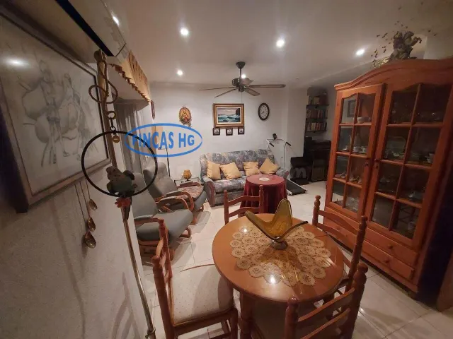 Piso en Carolinas Altas en muy buen estado de conservación - foto 3