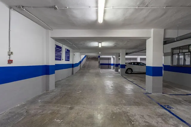 PARKING DE 30 PLAZAS EN PLENO CENTRO DE GRANADA — 17