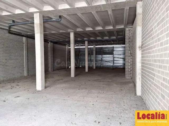 Amplia Superficie Comercial en Camargo, Cantabria - foto 4