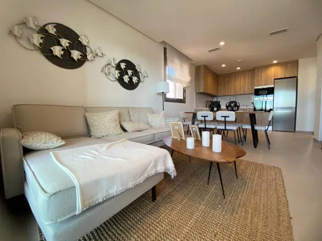 Ático de 2 y 3 Dormitorios y 2 Baños con Piscina y Terraza e - foto 4