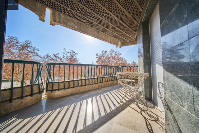Residencia exclusiva en Paseo del Salón con vistas despejadas — 22