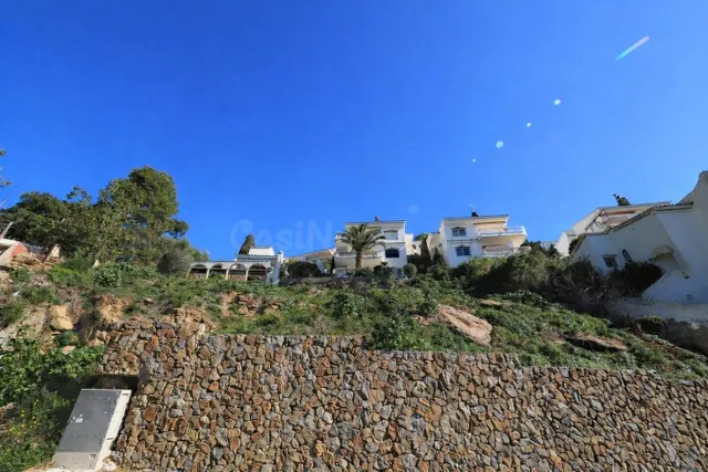 Parcela urbana de 649 m2 en Puig Rom (Roses) con vistas y gr - foto 5