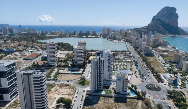 Fabuloso apartamento con 2 dormitorios a la venta a solo 450 m de la playa en Calpe — 14