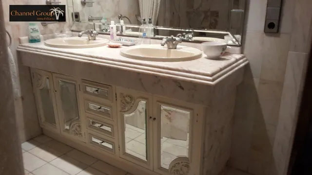 SE VENDE CASA SEÑORIAL UBICADA EN PLENO CENTRO CON EXCELENTES VISTAS — 12