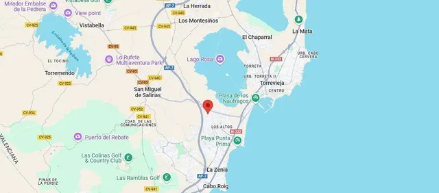 FANTASTICO BUNGALOW FRENTE A LA LAGUNA ROSA EN TORREVIEJA A ESTRENAR — 37