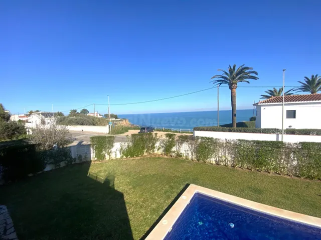 IMPRESIONANTE CASA EN PRIMERA LÍNEA CON VISTAS AL MAR, PISCI - foto 4