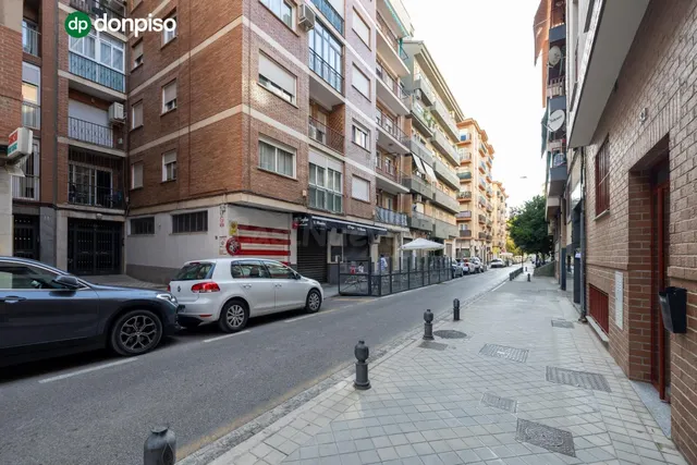Local comercial de 150 m2 entre Camino de Ronda y Alhamar – doble acceso — 3