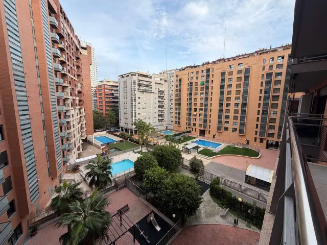 EXCLUSIVA VIVIENDA DE 135 m2 CON 3 habitaciones, GARAJE INCLUIDO Y ZONAS AJARDINADAS EN PENYA-ROJA – AVENIDA DE FRANCIA — 22