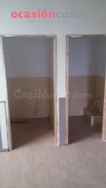 Local comercial en venta - Miralbaida - foto 2