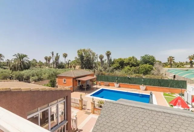 SE VENDE CHALET ZONA LA HOYA — 2
