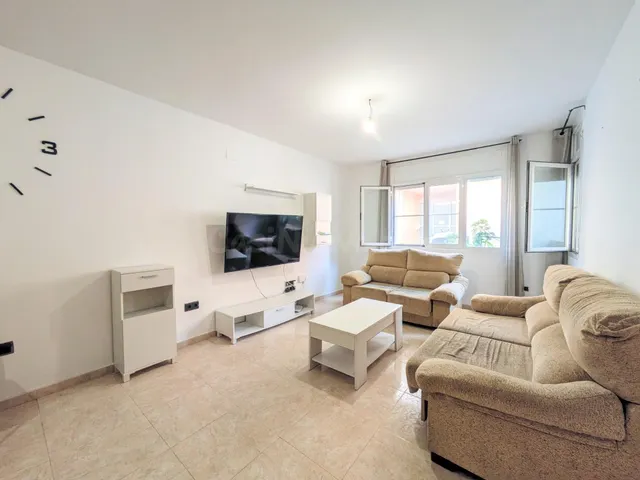VIVIENDA ADOSADA DE CUATRO habitaciones CON AMPLIA TERRAZA E - foto 2