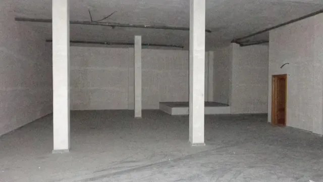 LOCAL EN VENTA EN PETRER — 25