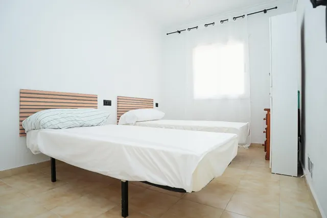 Bungalow en planta baja con licencia turística, piscina y garaje – ¡ideal para inversión! — 20