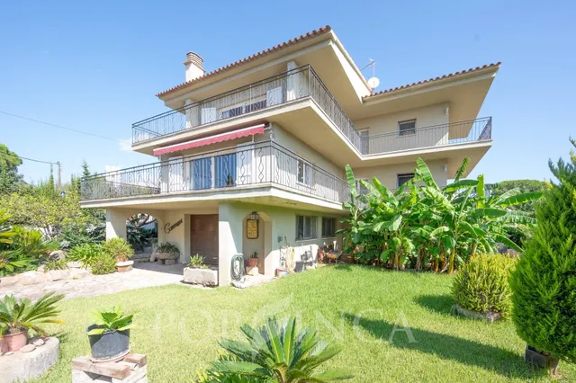 Gran casa de 6 habitaciones con jardín a 200 m del centro de - foto 4
