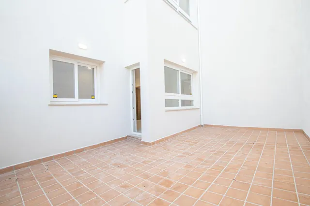¡Exclusiva planta baja de obra nueva ideal para familias en Palma de Mallorca! — 28