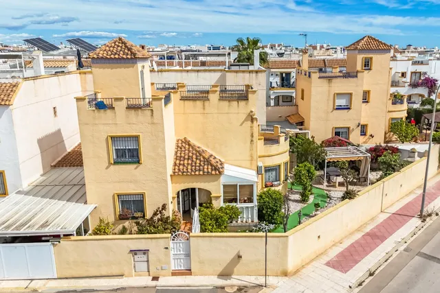 Chalet independiente con vistas al mar y gran parcela en Ori - foto 4
