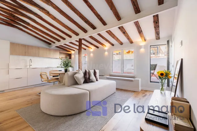 ÁTICO EXCLUSIVO CON TERRAZA Y RECIÉN REFORMADO EN EL CORAZÓN - foto 3