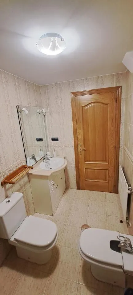 Amplio y Luminoso Piso en alquiler en Barrocanes, Ourense - Ideal para Familias — 16