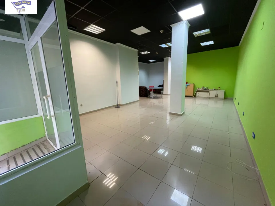 Local Comercial Acondicionado en Industria - Oportunidad Única