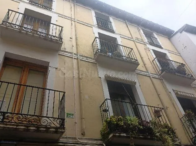 SE VENDE piso OKUPA en C Ramiro El Monje 18 de Huesca - foto 4