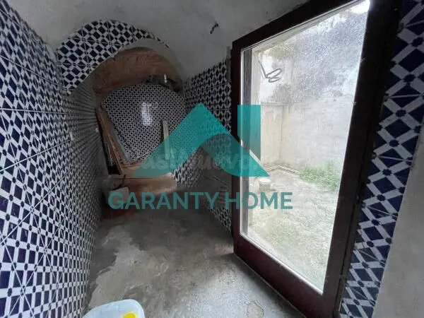 SE VENDE O SE ALQUILA LOCAL EN LA PARTE ANTIGUA CON POSIBILI