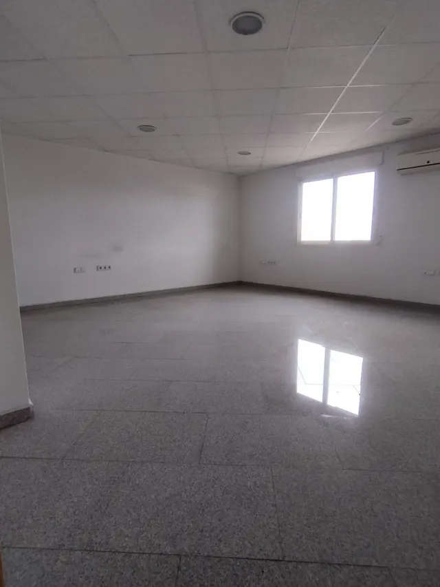 ENTRESUELO PARA OFICINAS JUNTO CENTRO COMERCIAL VEGA PLAZA — 31