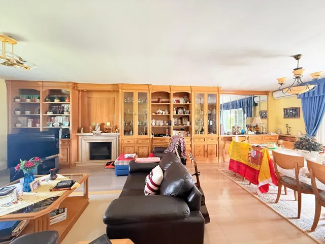 VENTA EN PLENO DOMINIO · Gran chalet de 545 m2 con placas so - foto 5
