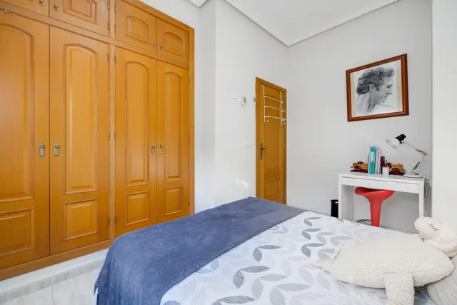 Elegante Propiedad Doble con Vistas al Campo y Acabados de Lujo — 18