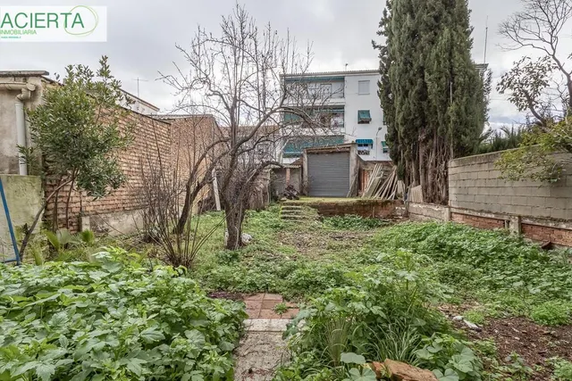 Casa con Parcela a Reformar en Granada — 12