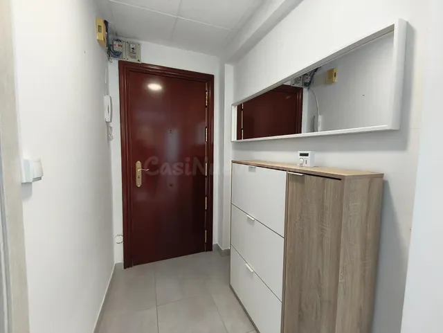 Piso de 72m2 útiles. Distribuido en tres dormitorios, salón, cocina y baño — 5