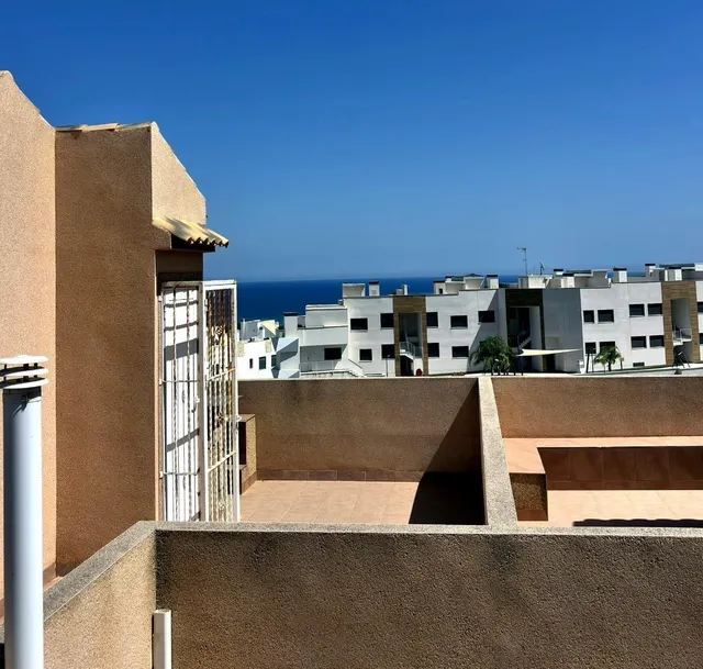 ESPECTACULAR BUNGALOW CON SOLÁRIUM PRIVADO Y VISTAS INCREÍBLES | GRAN ALACANT — 30