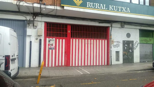 PARCELA DE GARAJE EN CALLE SOLOARTE COCHE MEDIANO+ ALTILLO/TRASTERO SUPERIOR — 11