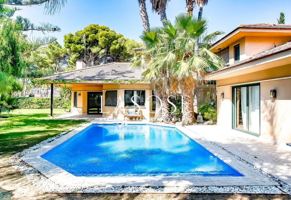 El Privilegio de Vivir en la Zona Más Exclusiva de Sitges