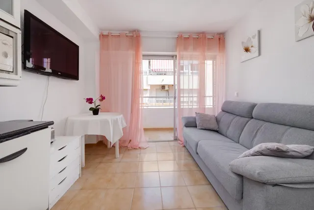 GRAN APARTAMENTO EN TORREVIEJA: 2 HAB, 1 BAÑO — 12